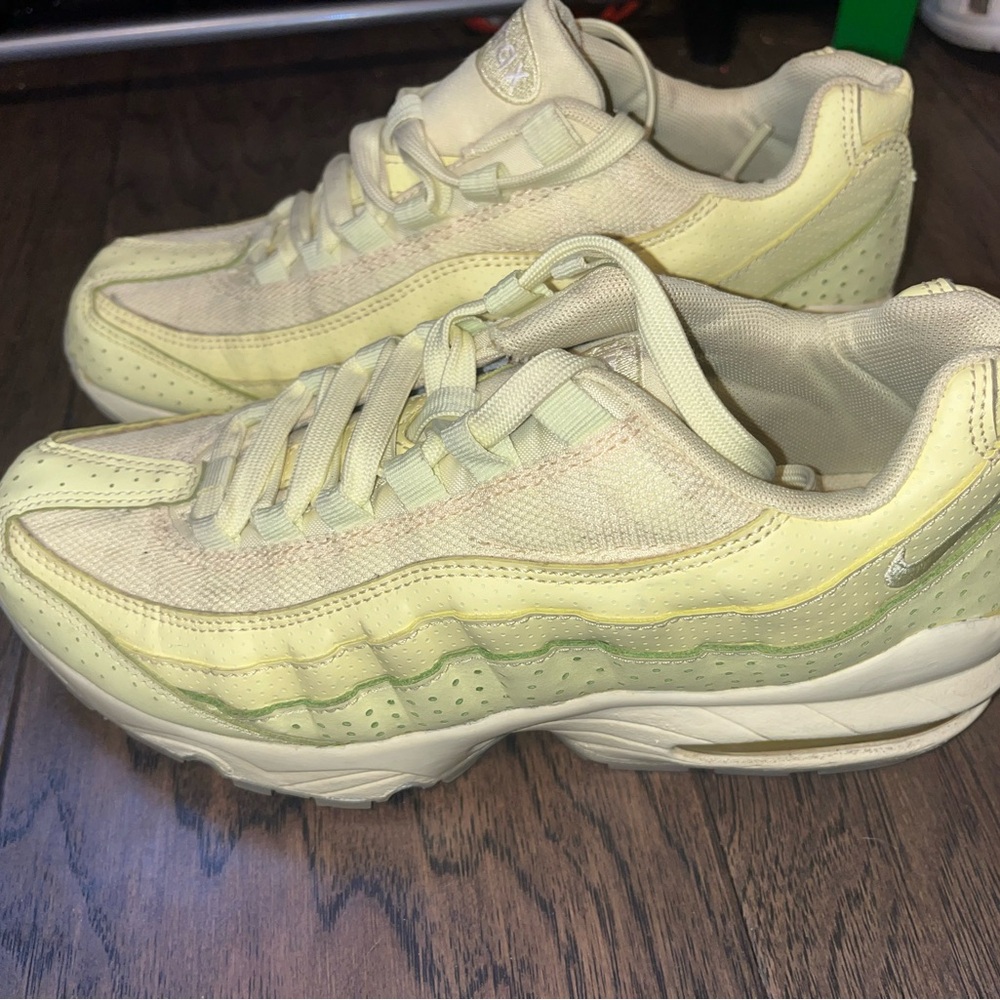 Nike Air Max 95 Pastel Yellow Sneakers